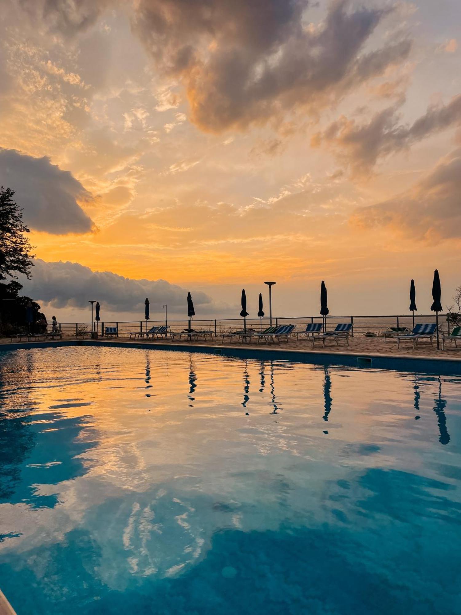 Aqua Holiday Apartments Vlorë Exteriör bild